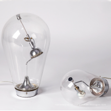 Lámpara de mesa de cristal soplado a mano de diseño único con lámparas de mesa de cristal de metal para dormitorio